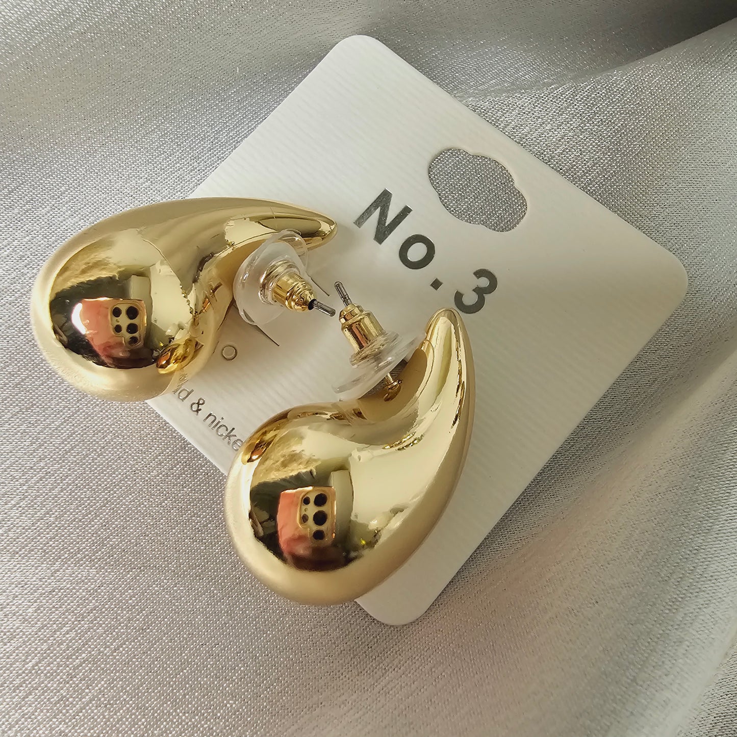 Chunky earring \ Aretes grandes gota de agua color oro