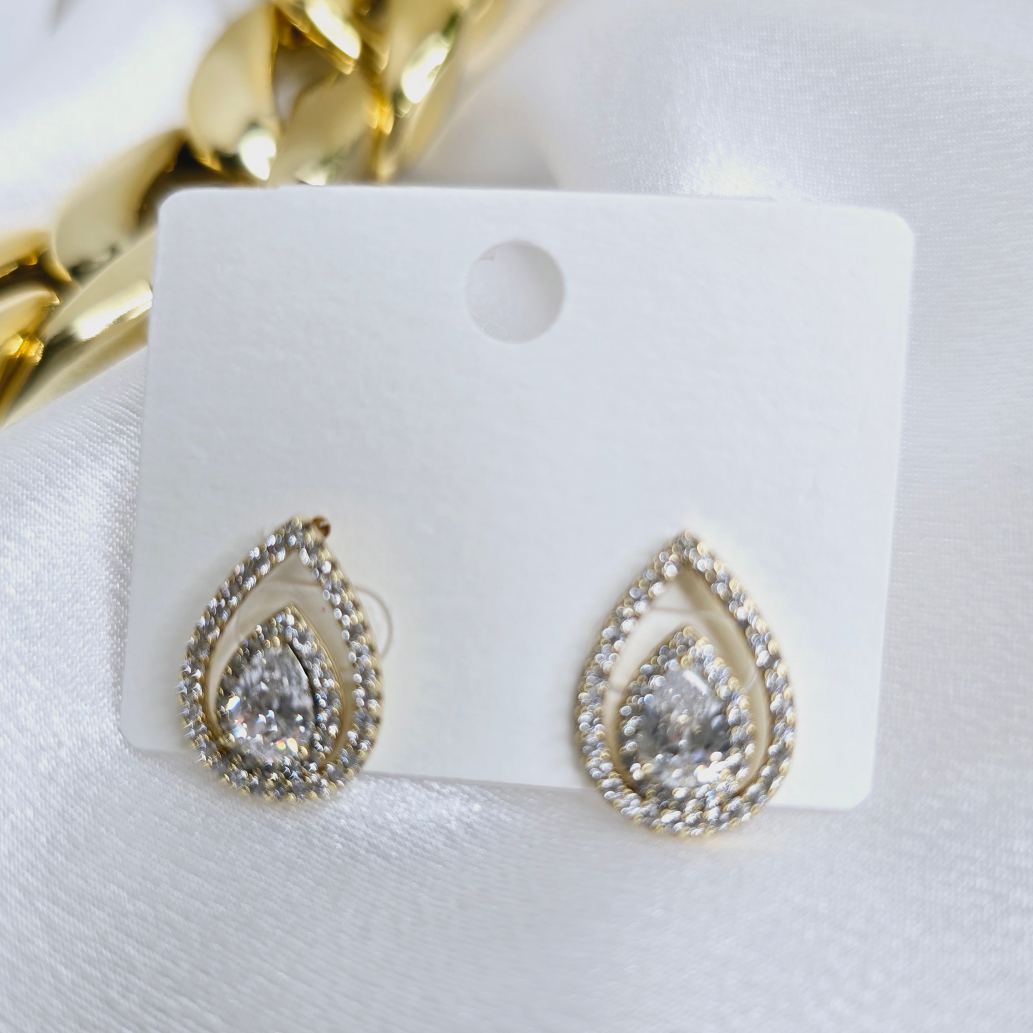 Drop-shaped earrings 18k laminated gold AR0016