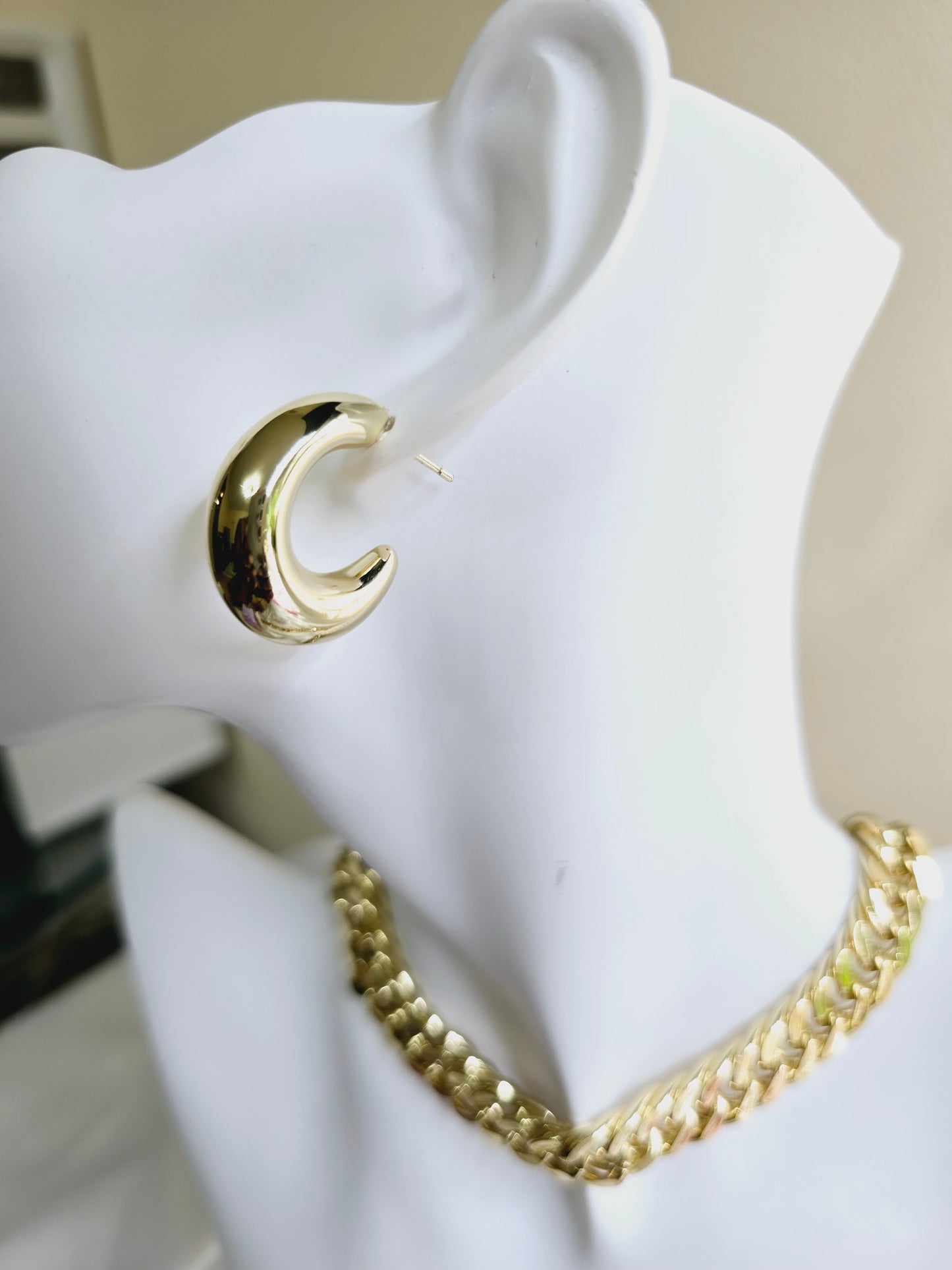 gold filled medium circle earrings plian AR0012