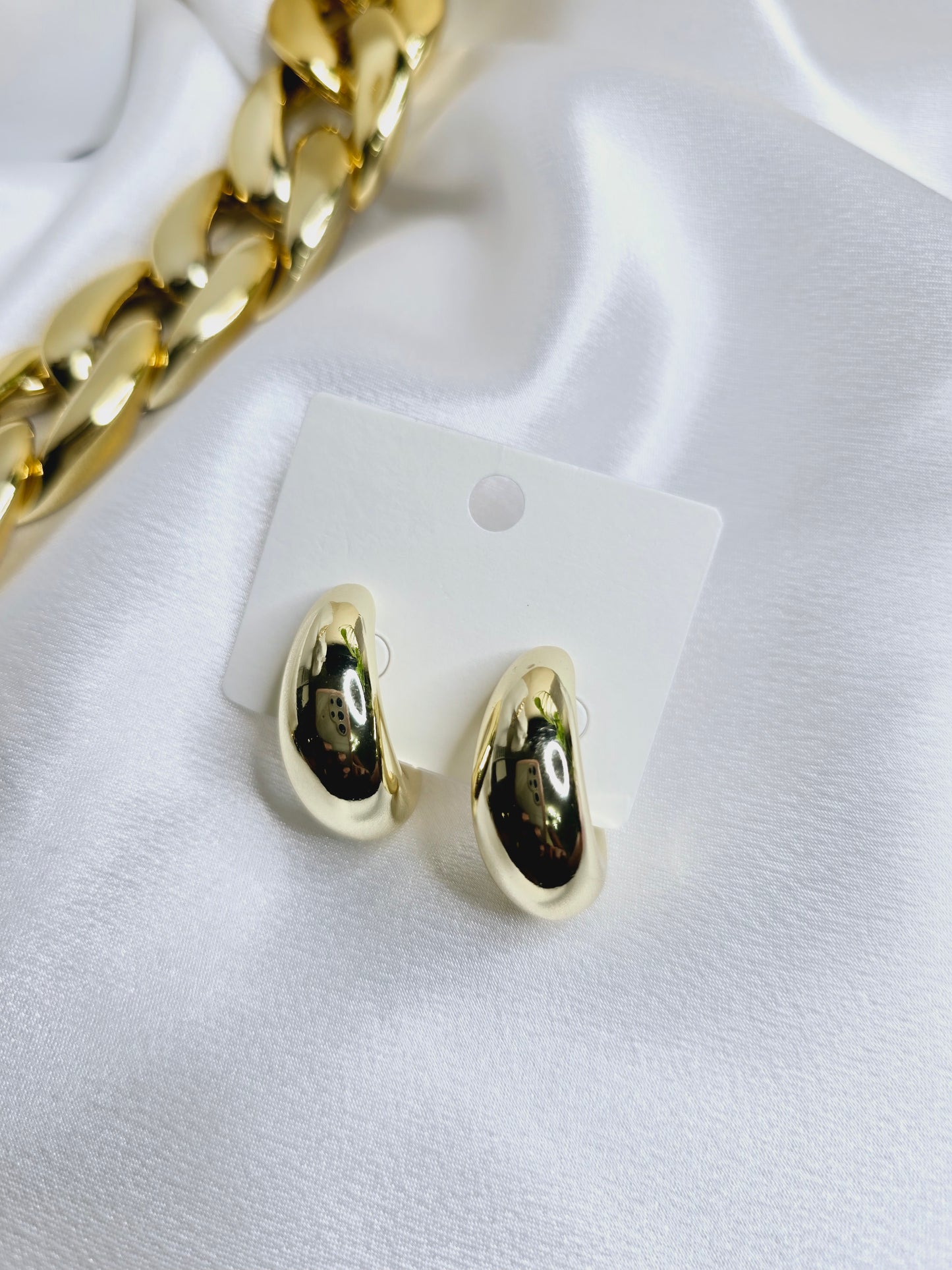 gold filled medium circle earrings plian AR0012