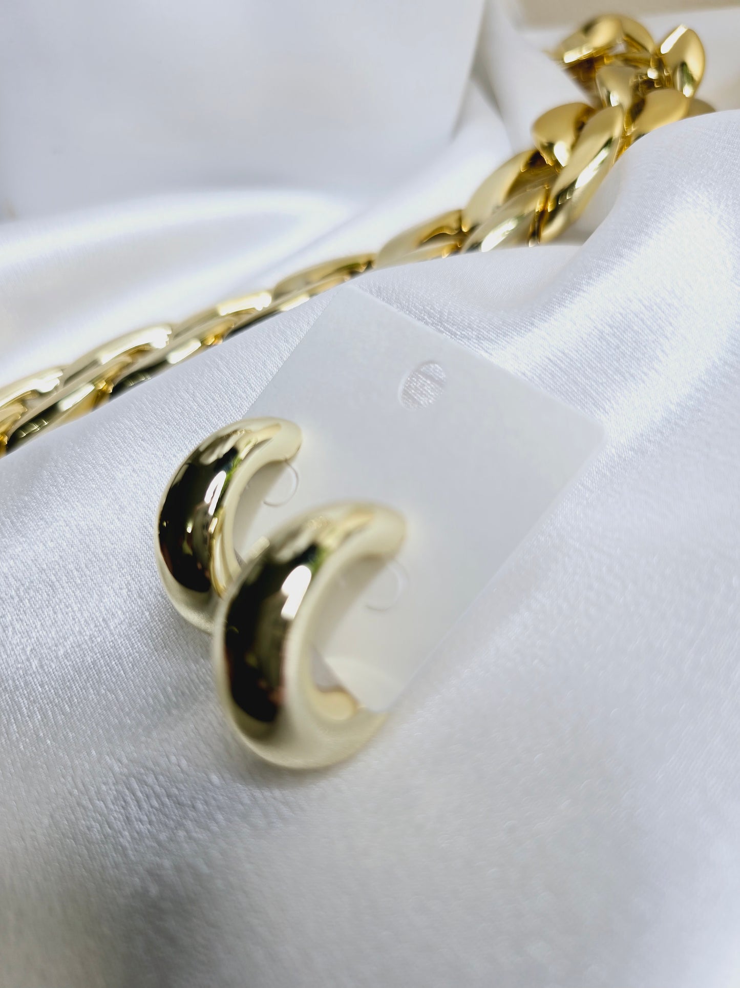 gold filled medium circle earrings plian AR0012