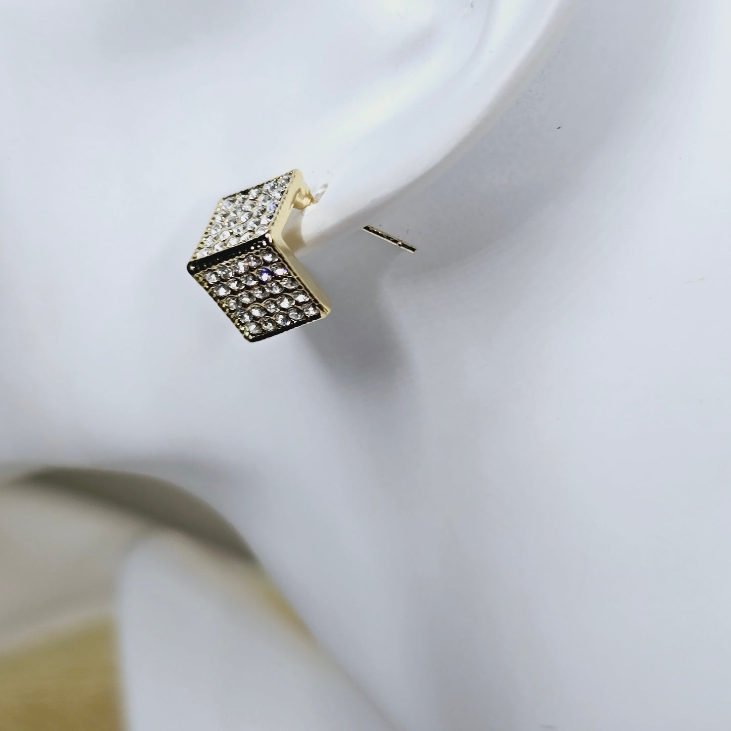 Arete pequeño forma de cuadro whit rhinestone AR0022