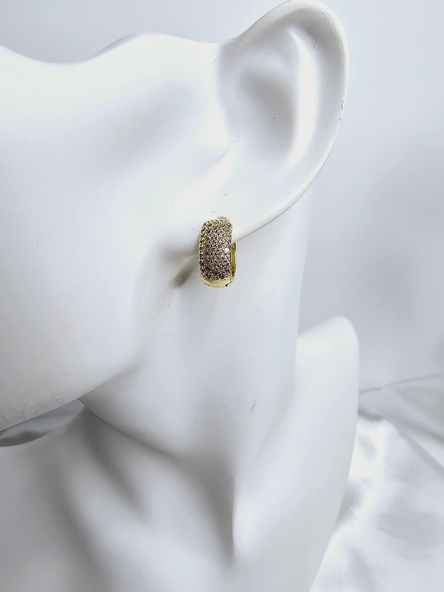 Small earring with rhinestone Ar0041