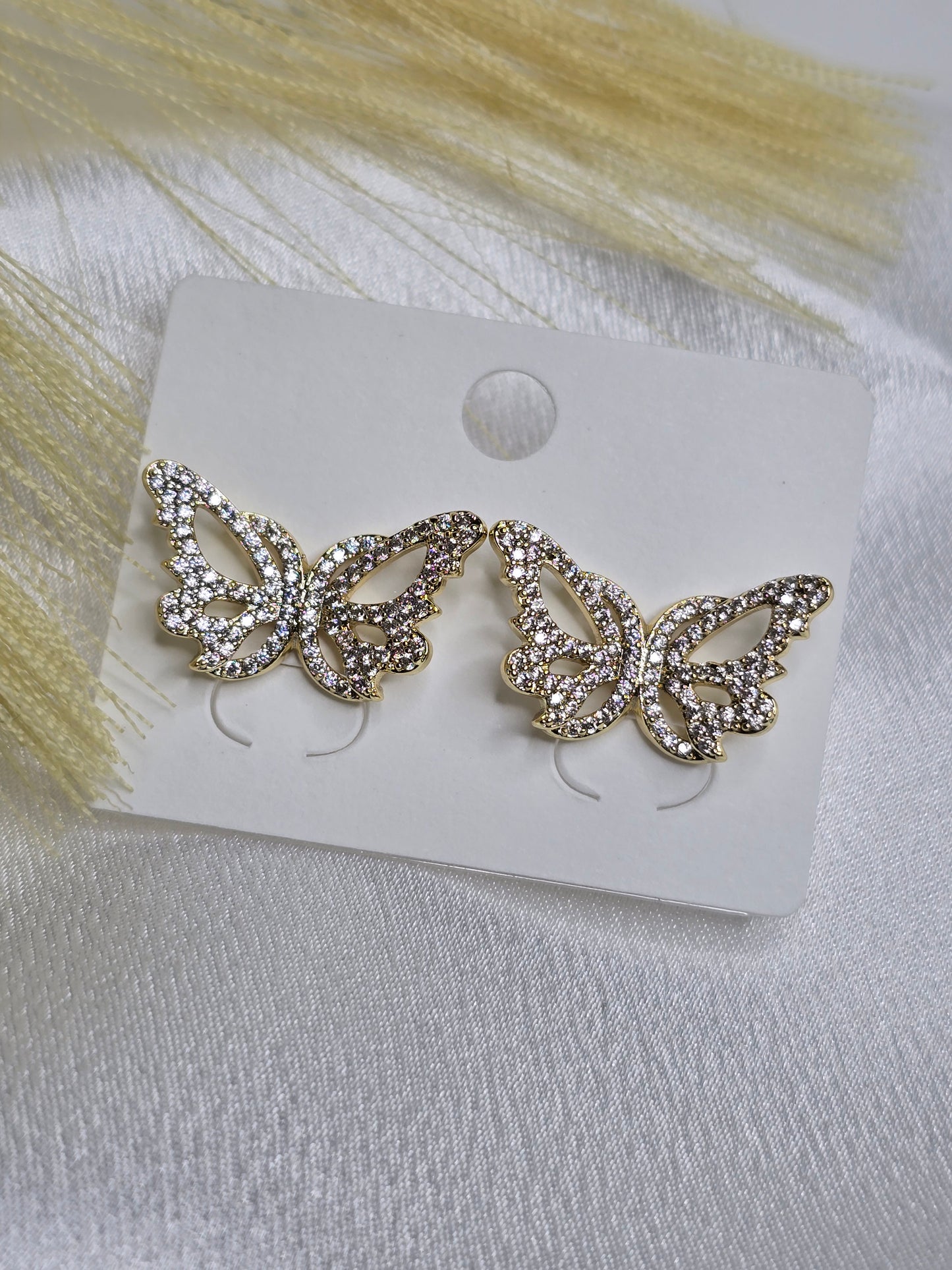 Small butterfly earring with diamonds AR0049