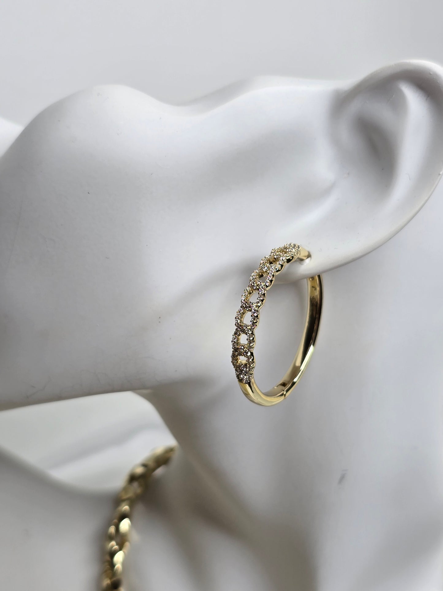 Small hoop earring with diamonds AR0042
