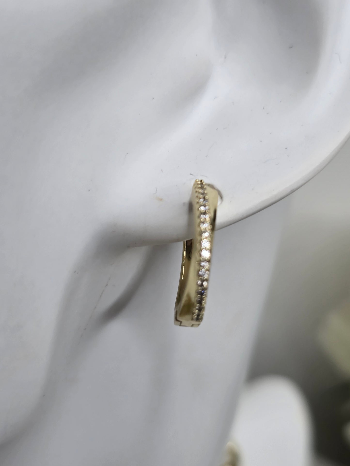 Smalln hoop earring with diamonds AR0046