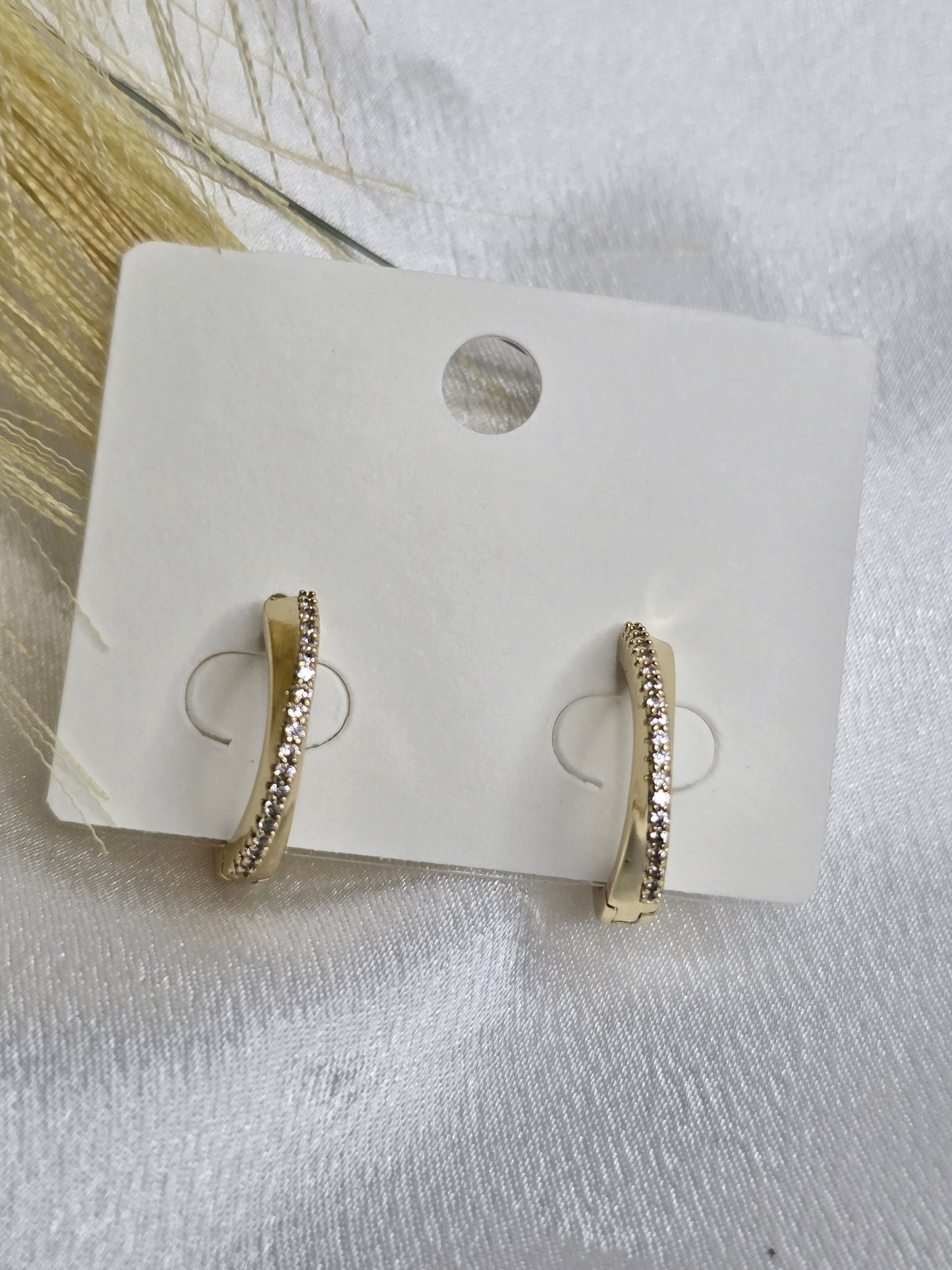 Smalln hoop earring with diamonds AR0046