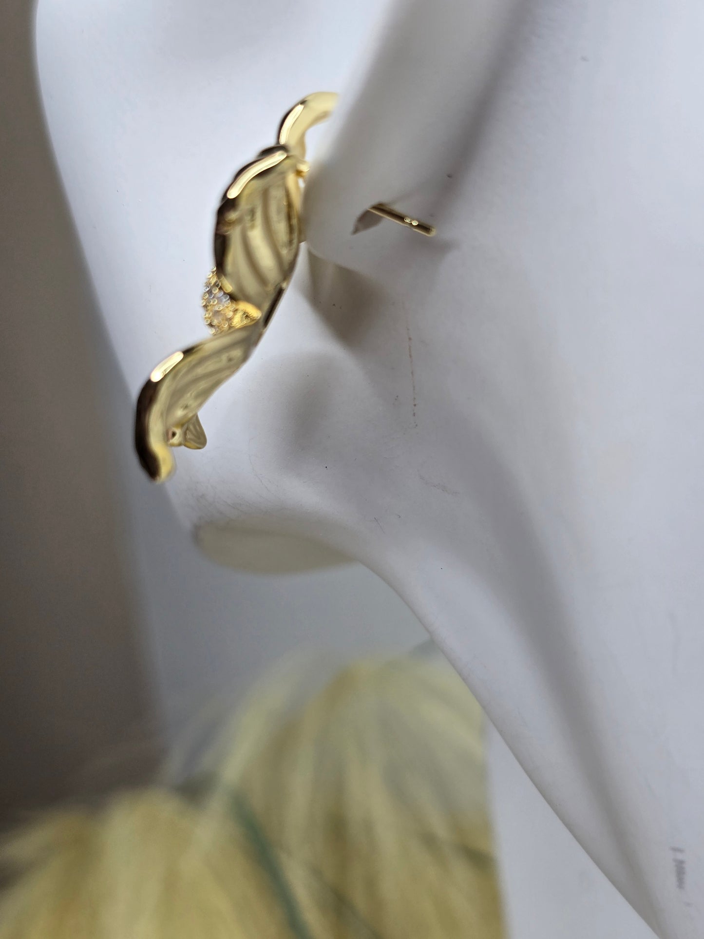 Medium flower earring with diamonds AR0047