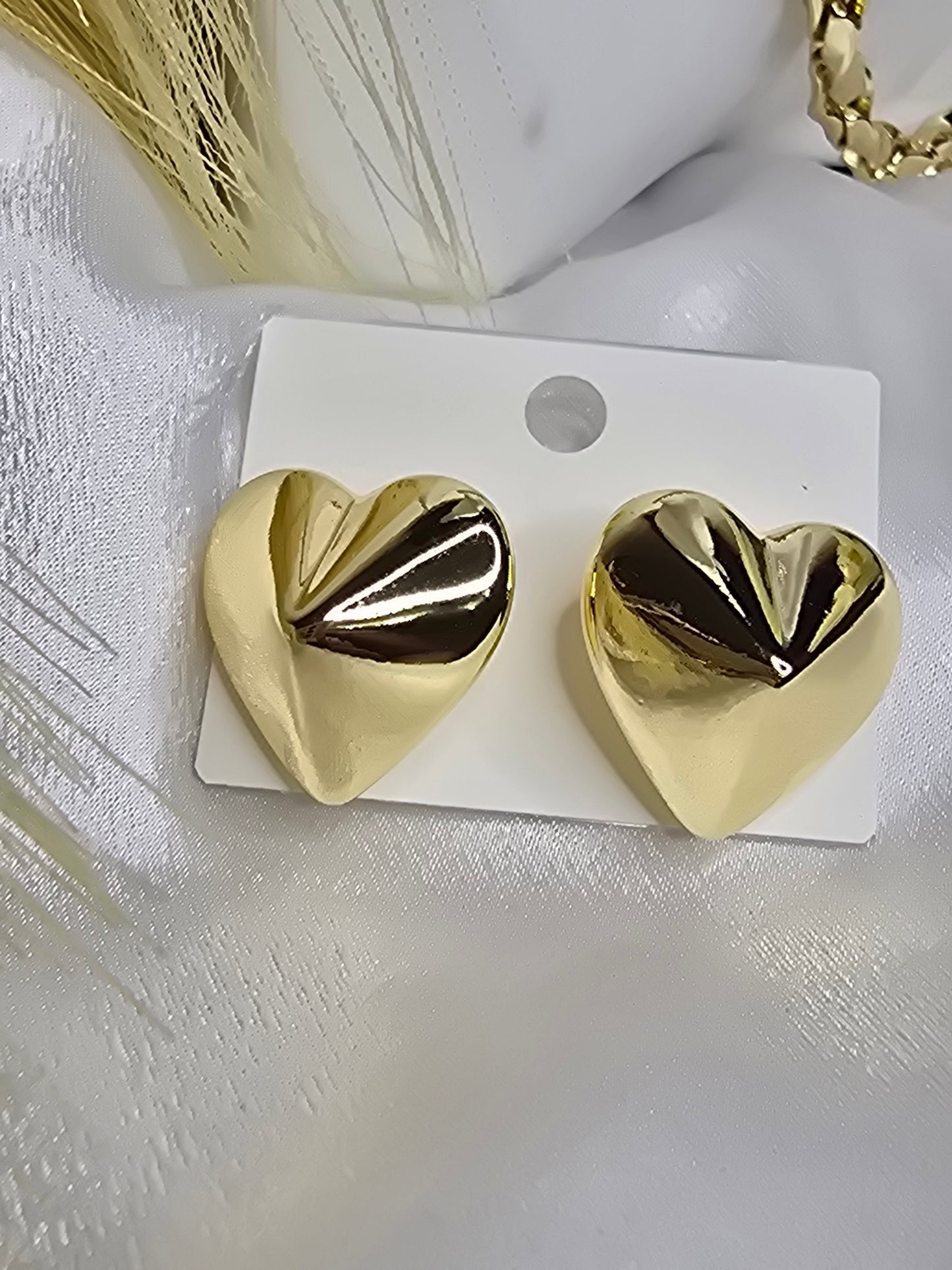 Medium heart Minimalist high quality earrings plian AR0051
