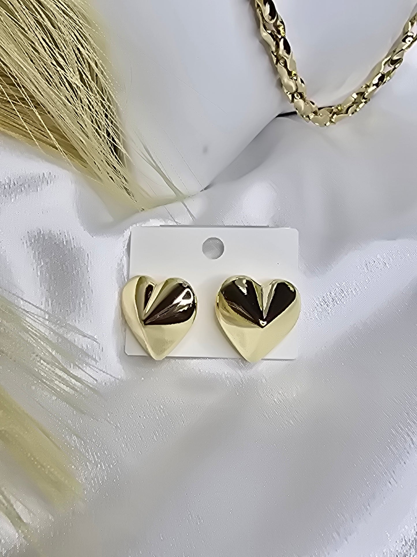 Medium heart Minimalist high quality earrings plian AR0051