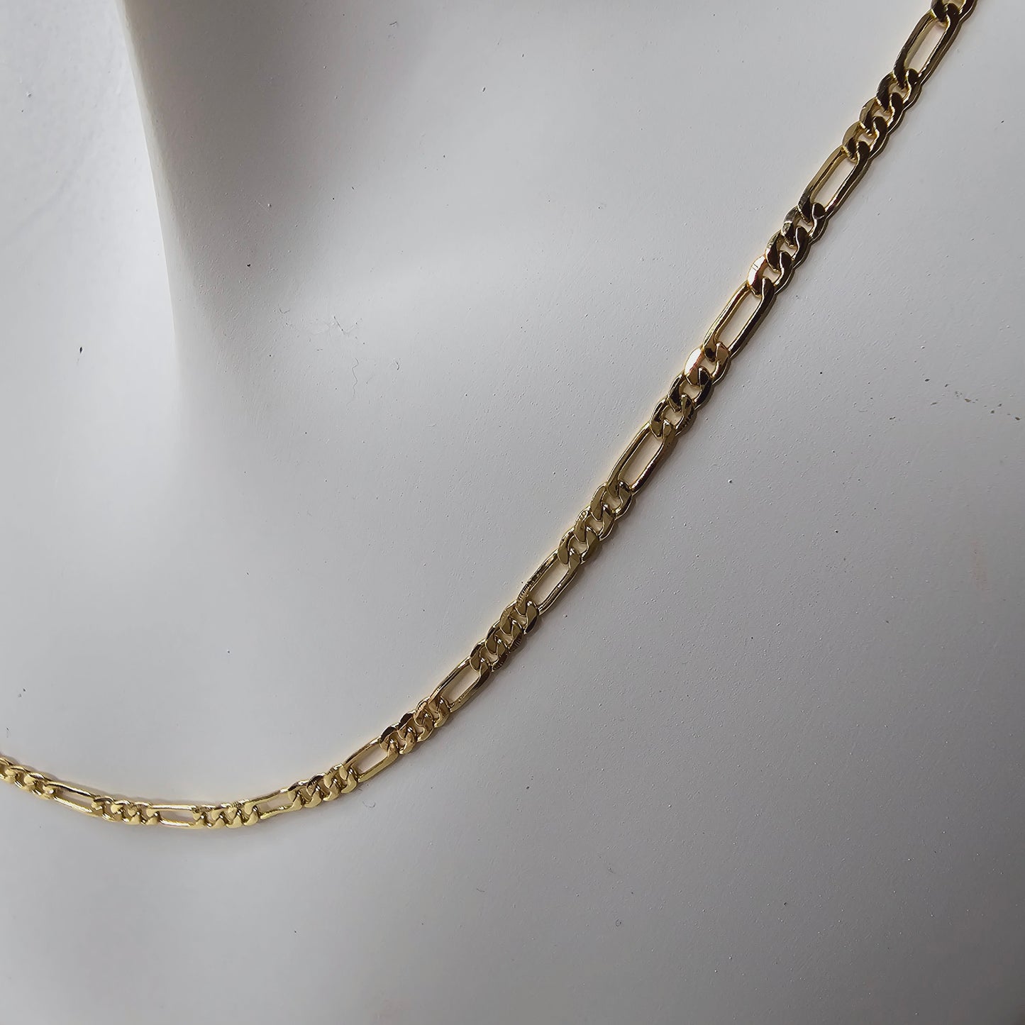 Cadenas figaro 16 pulgadas de largo de oro laminado  de alta calidad