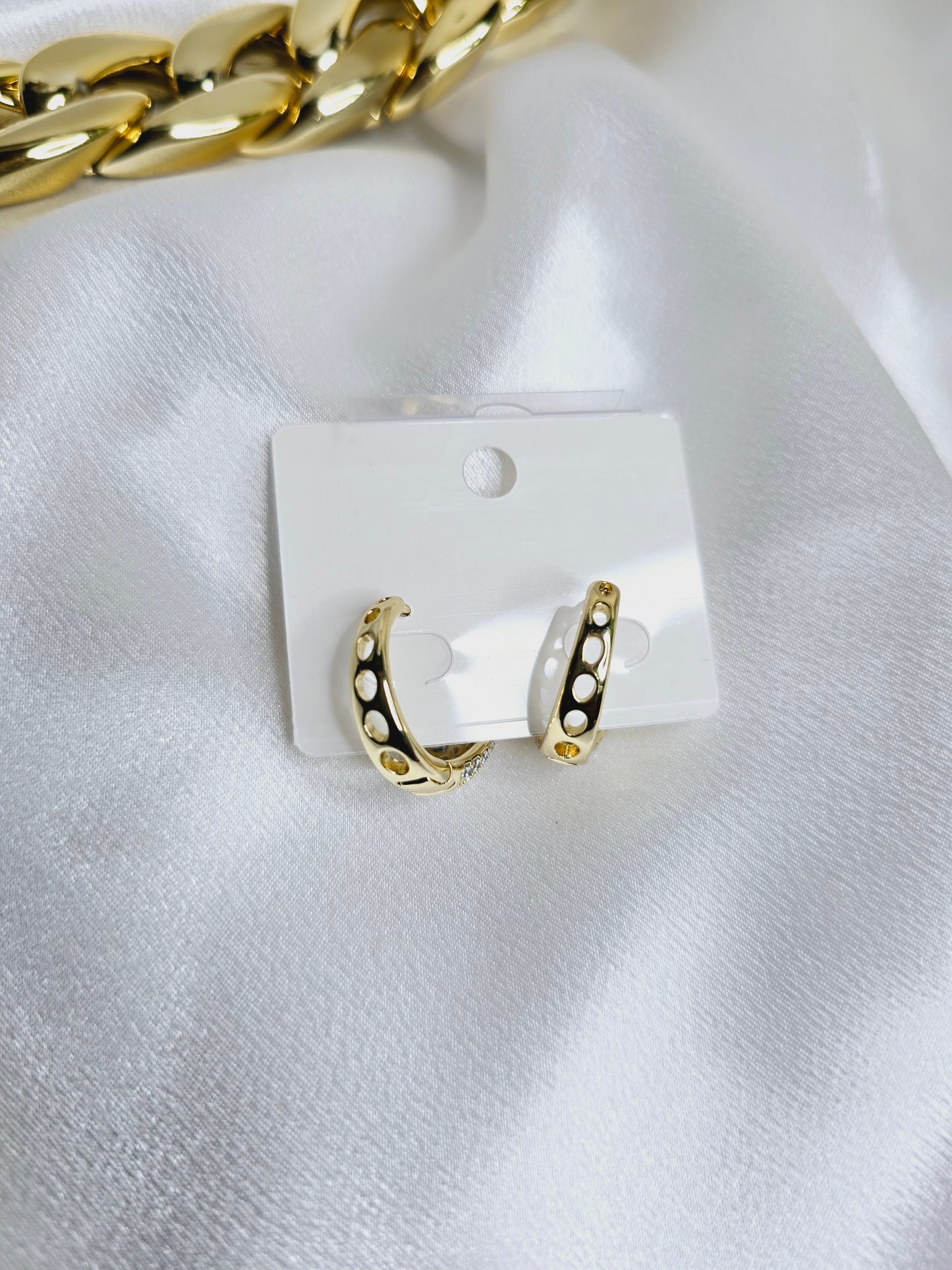 18k  gold filled  earrings medium size with rhinestone