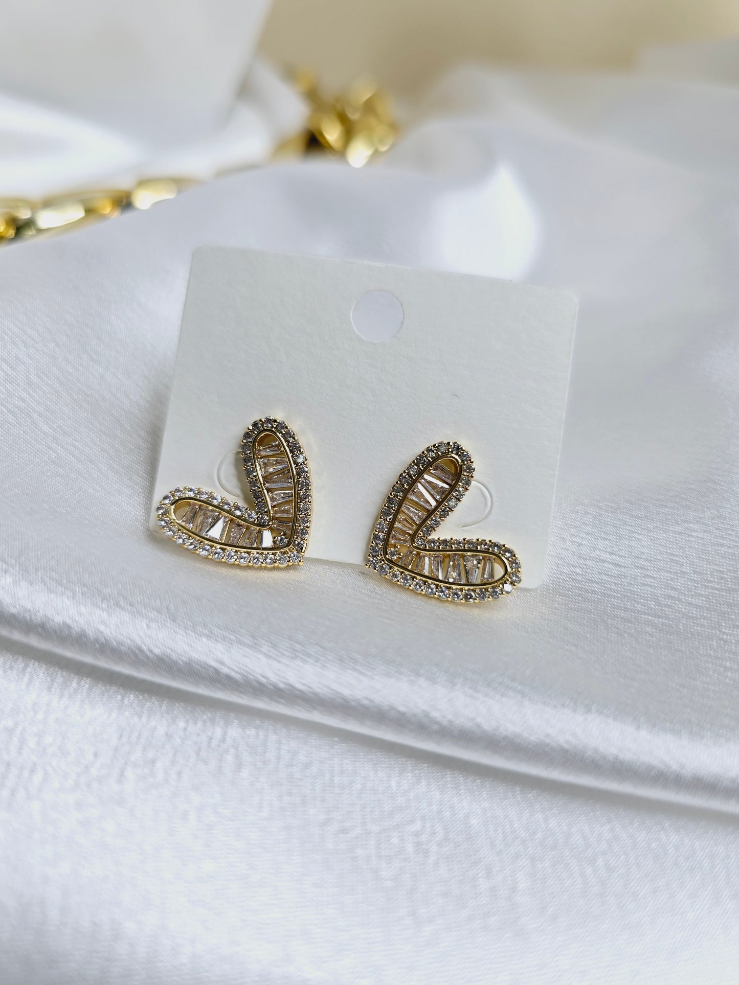 18k  gold filled heart  earrings medium size with rhinestone AR0014