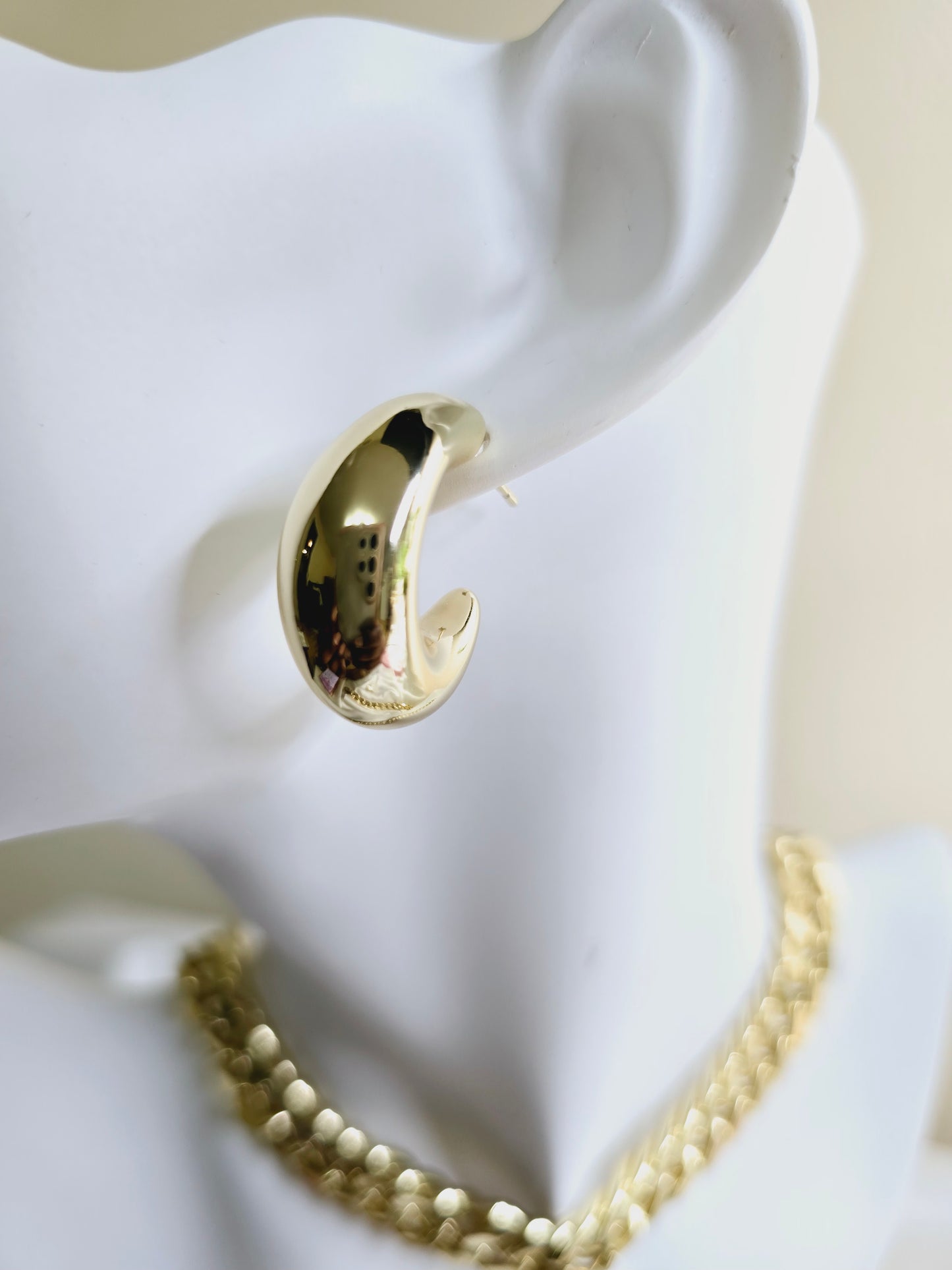 gold filled  medium  circle earrings plian