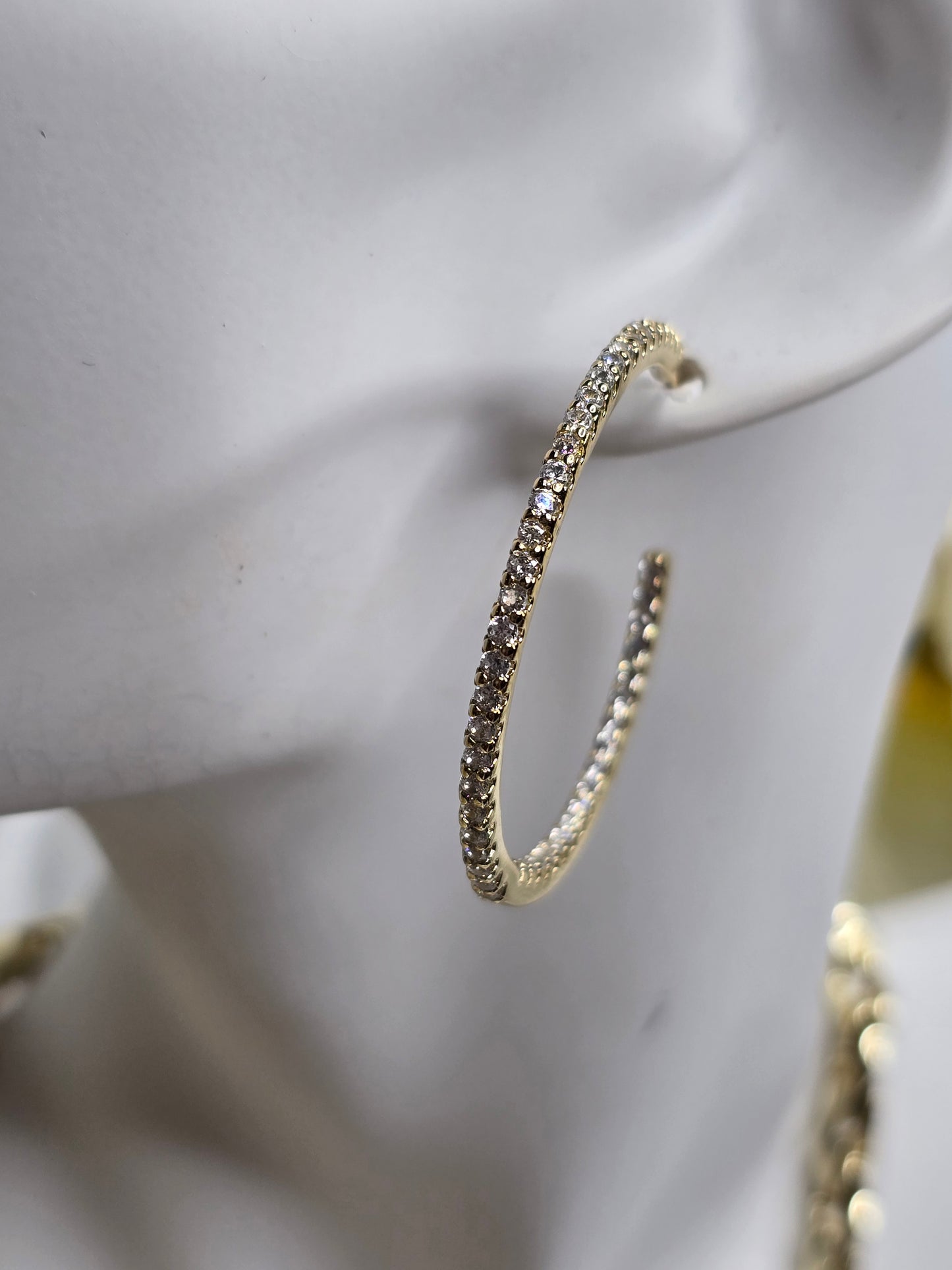 Small hoop earring with diamonds AR0042