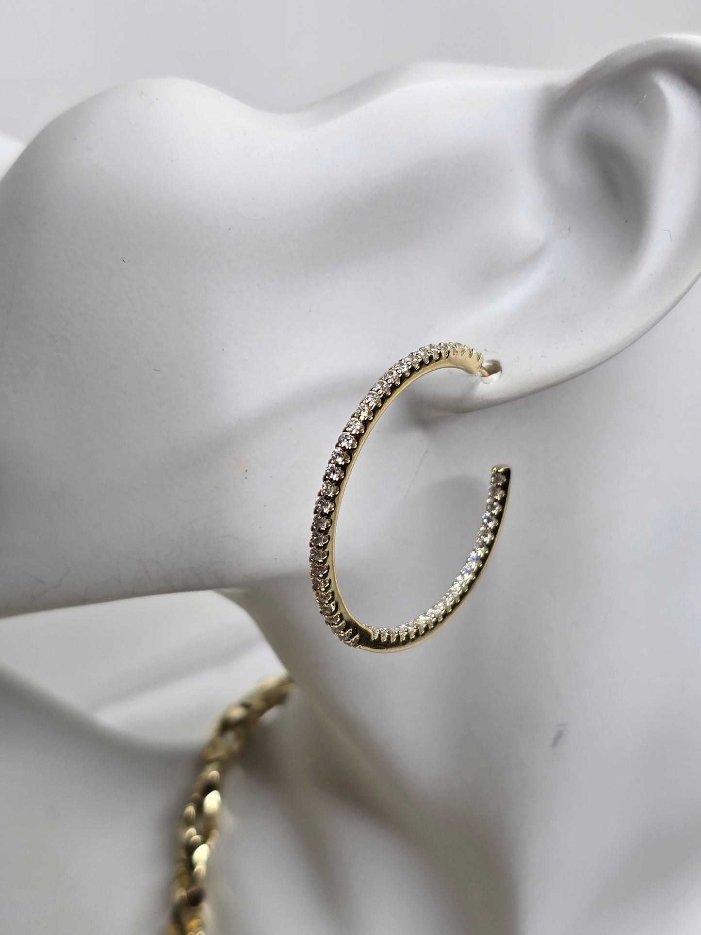 Small hoop earring with diamonds AR0042