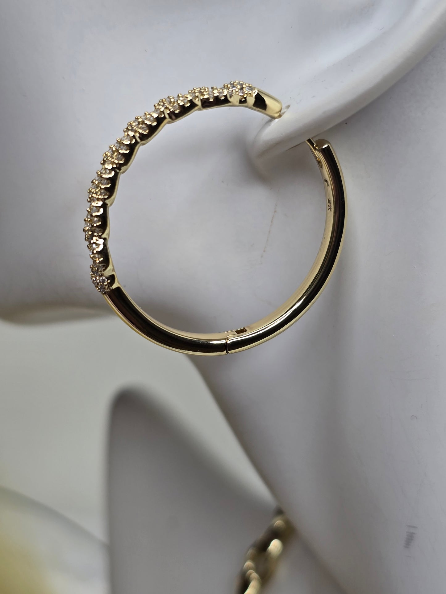 Small hoop earring with diamonds AR0042