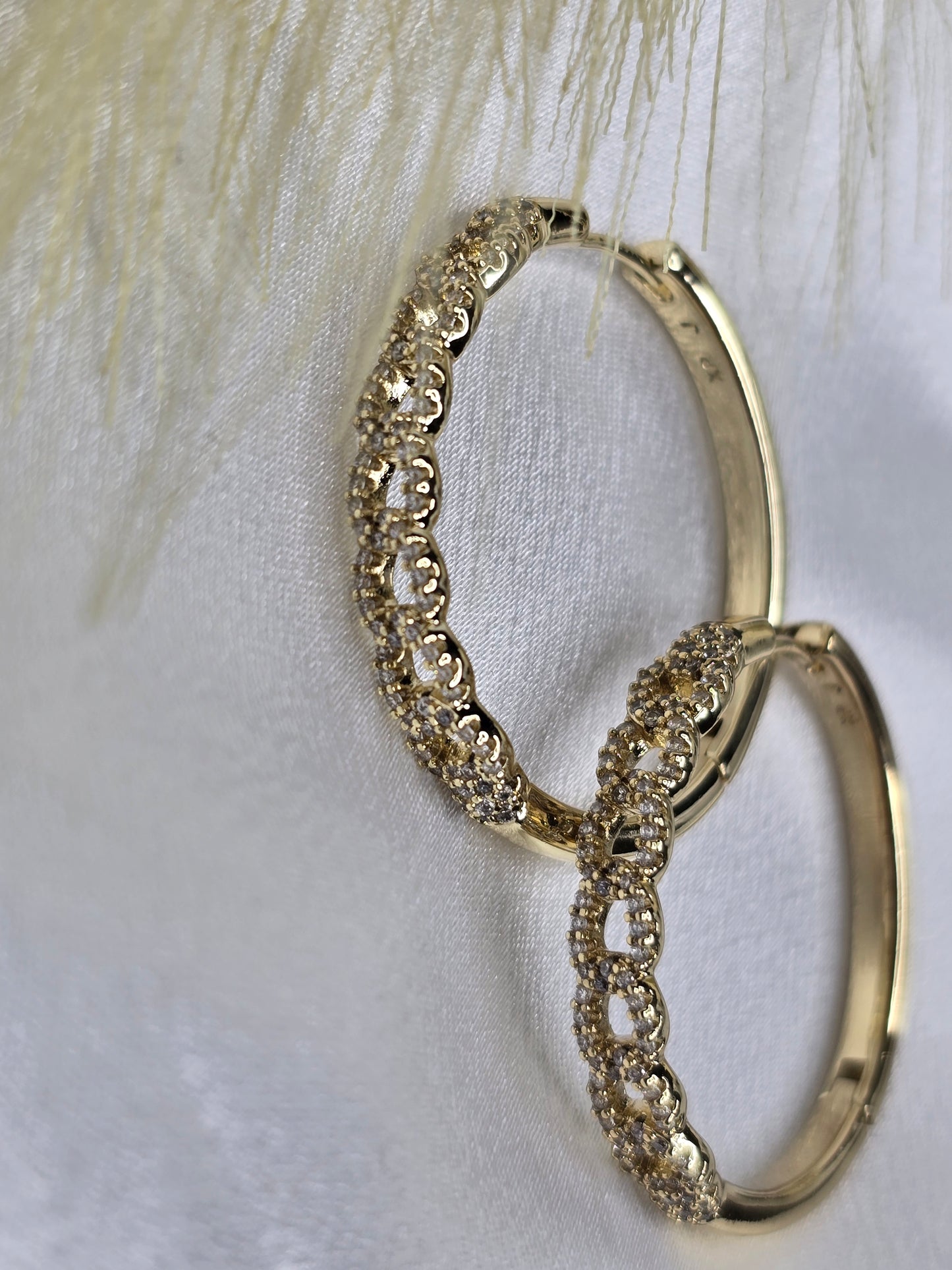 Small hoop earring with diamonds AR0042